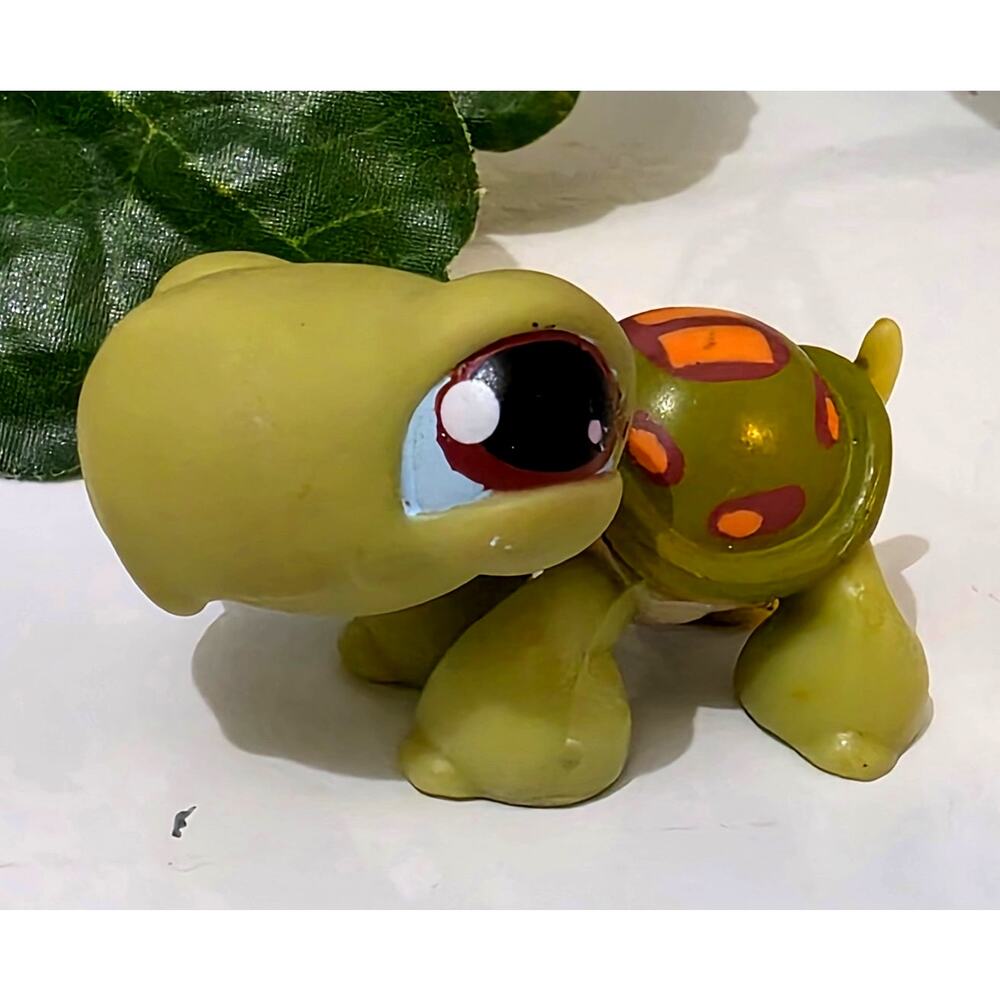 Hasbro Littlest Pet Shop #8 Turtle 2004 LPS toy